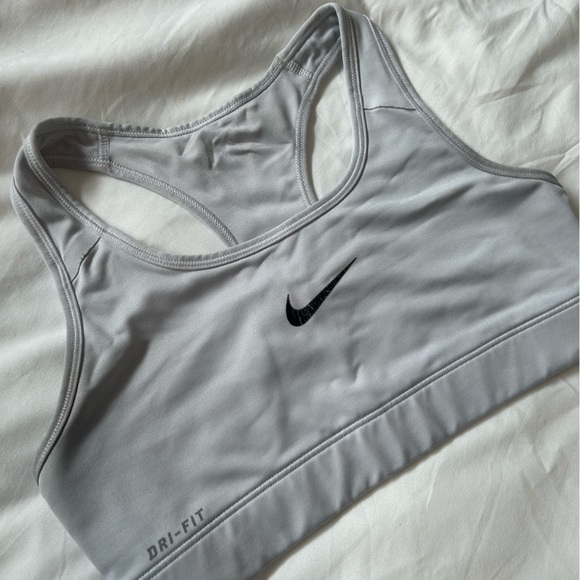 Nike Pro Sports Bra - Picture 1 of 2